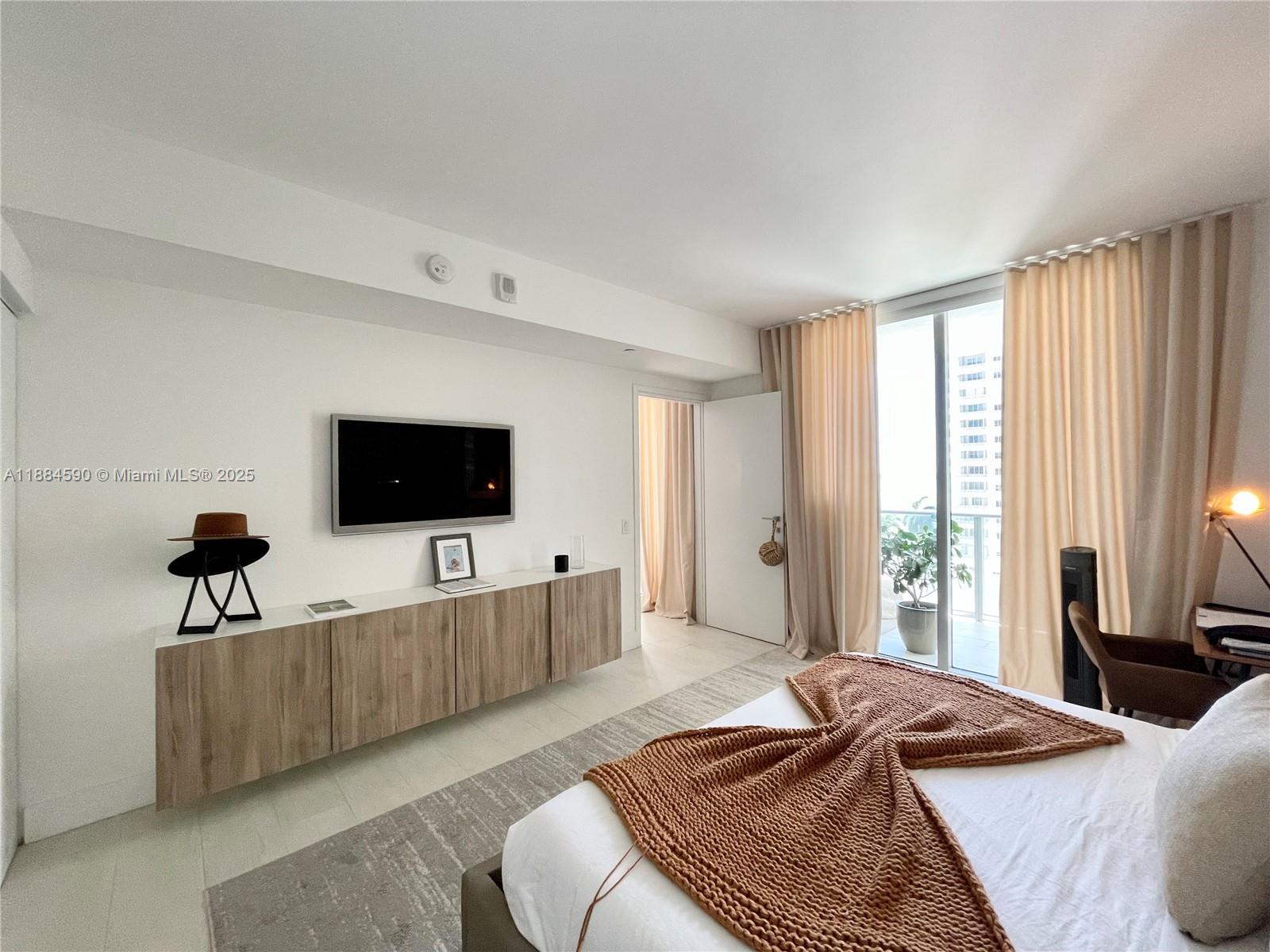 BRICKELLHOUSE CONDO - Residential