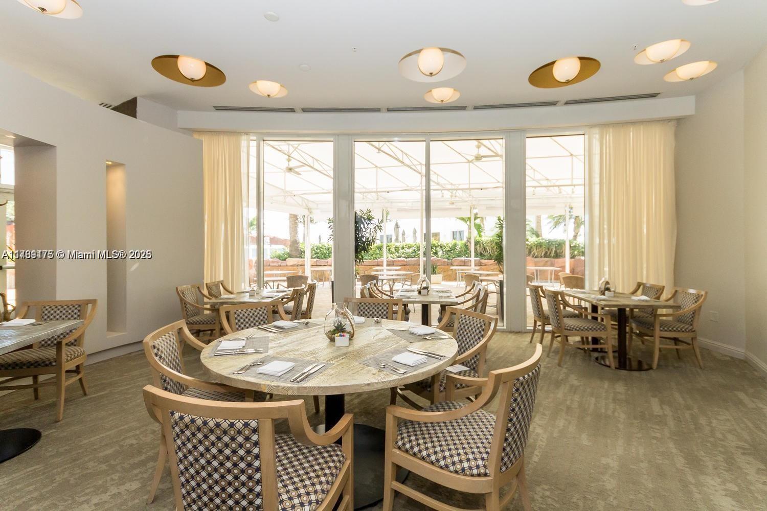 TRUMP INTERNATIONAL SONES - Residential