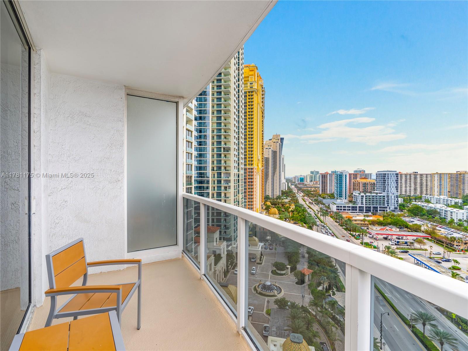 TRUMP INTERNATIONAL SONES - Residential