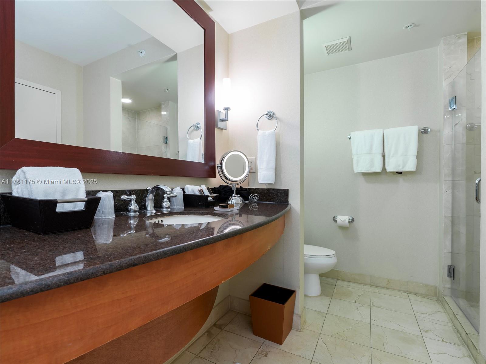 TRUMP INTERNATIONAL SONES - Residential