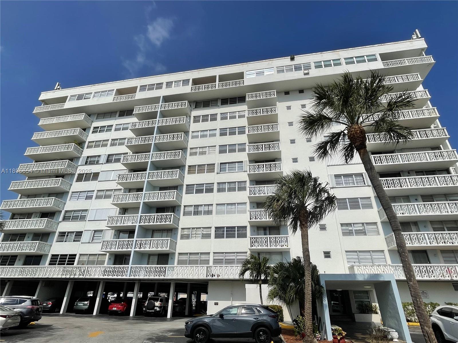 KEYSTONE HARBOR CLUB COND - Residential