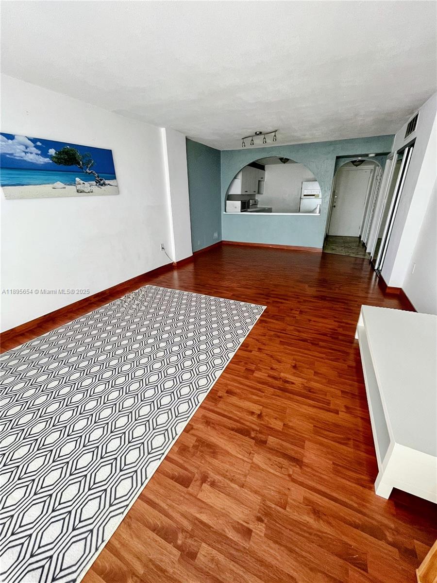 KEYSTONE HARBOR CLUB COND - Residential