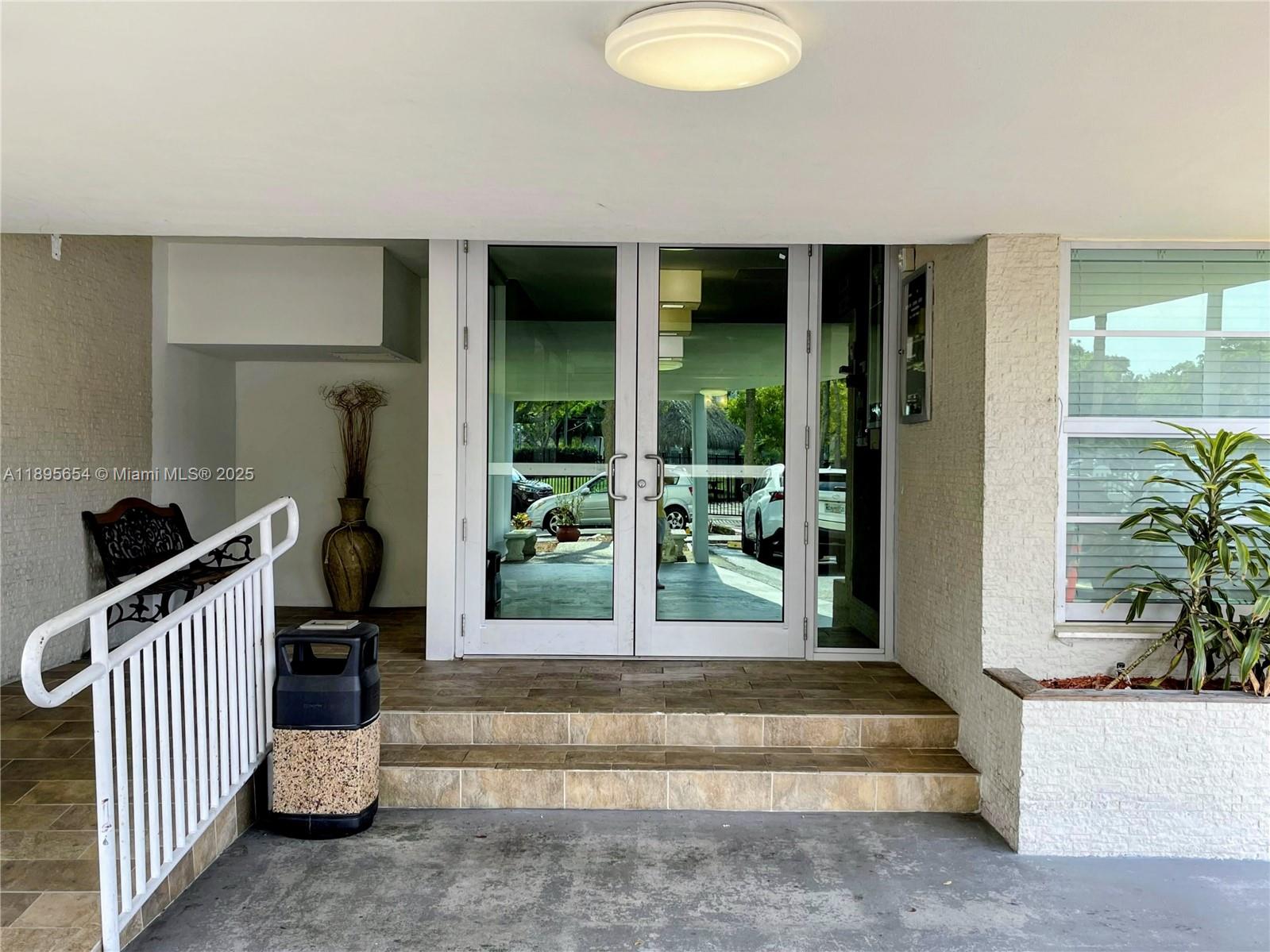 KEYSTONE HARBOR CLUB COND - Residential