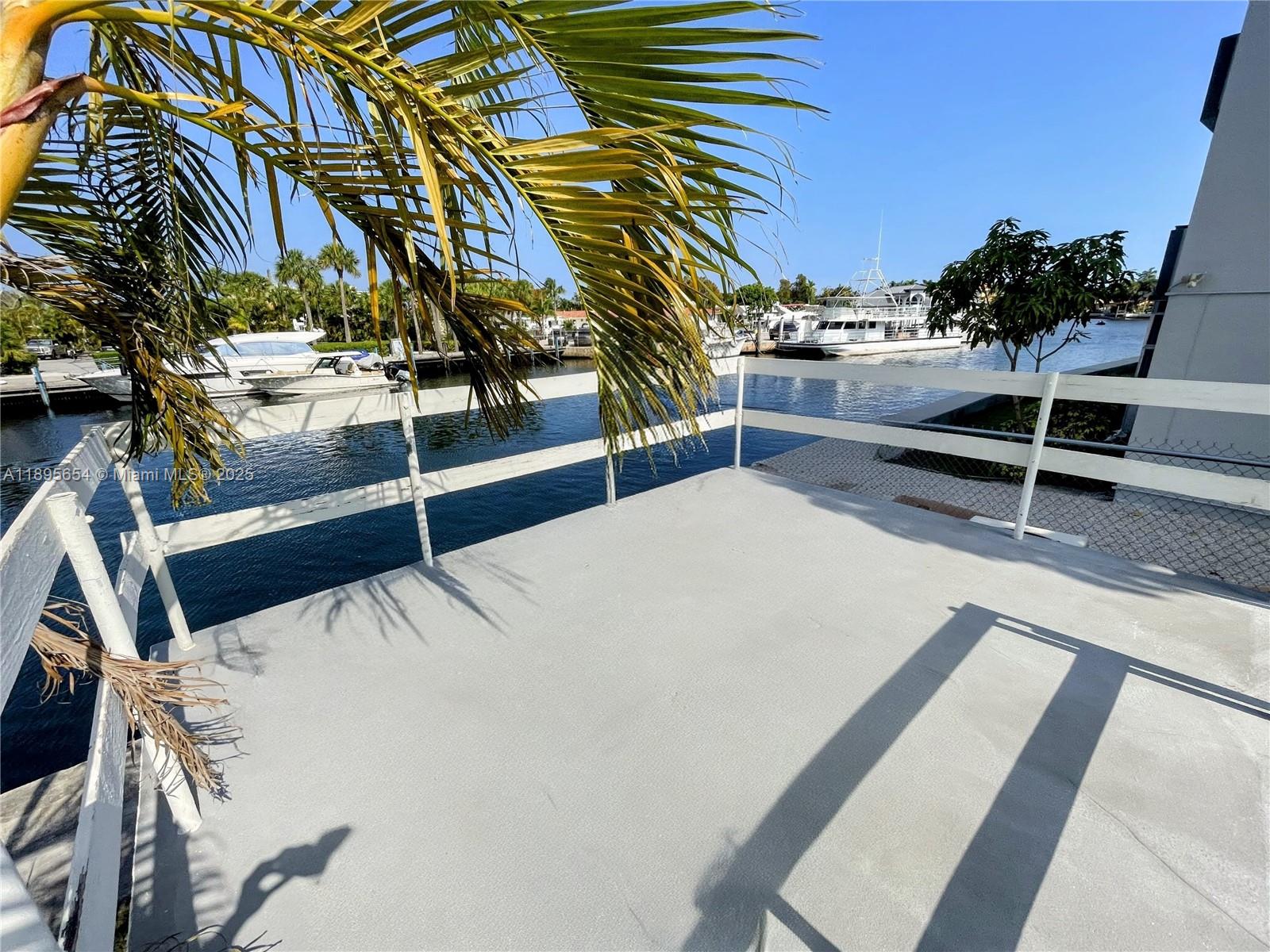 KEYSTONE HARBOR CLUB COND - Residential