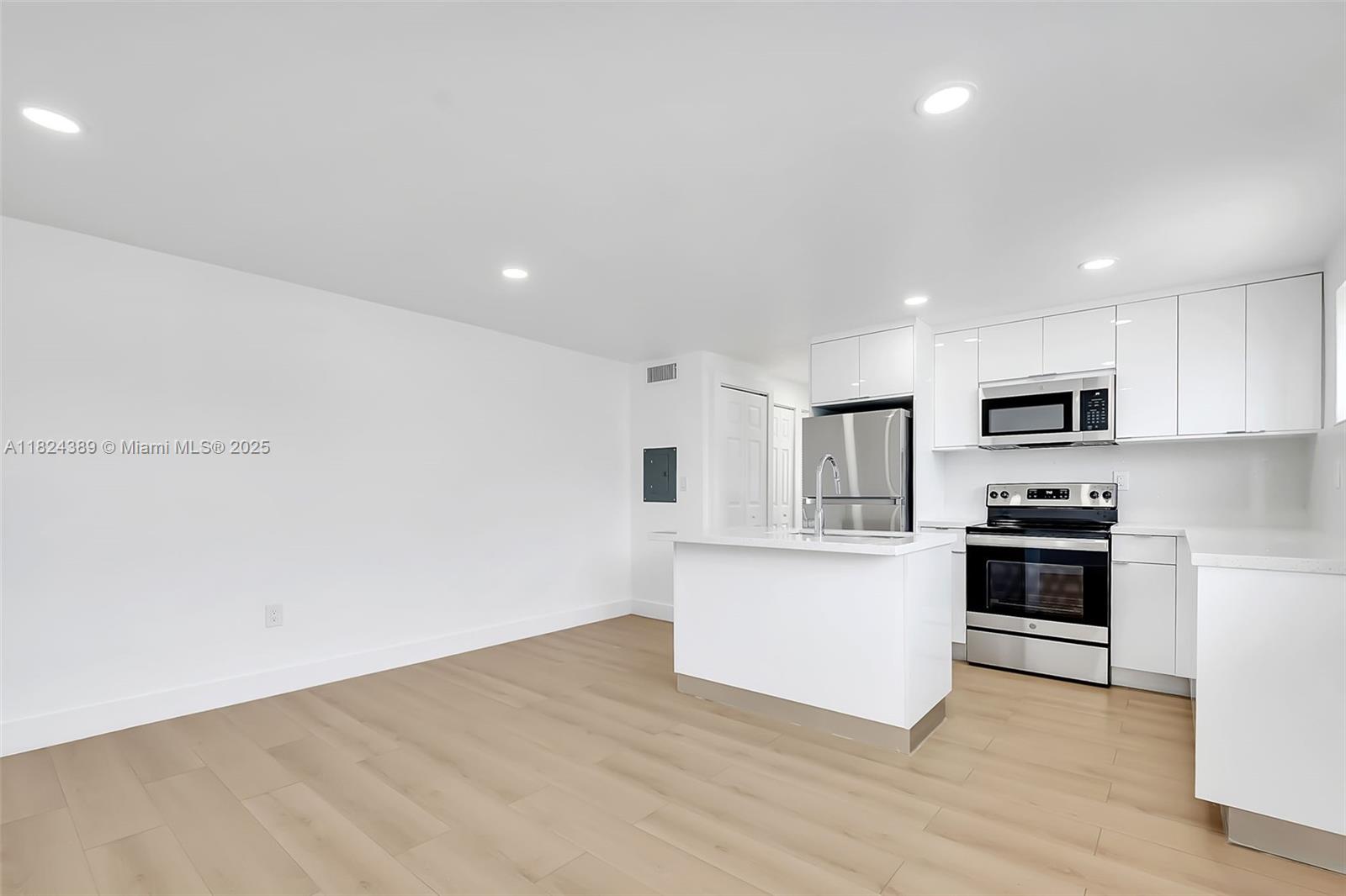 1632 Nw 16th Ter 12, Miami, Broward County, Florida - 1 Bedrooms  
1 Bathrooms - 