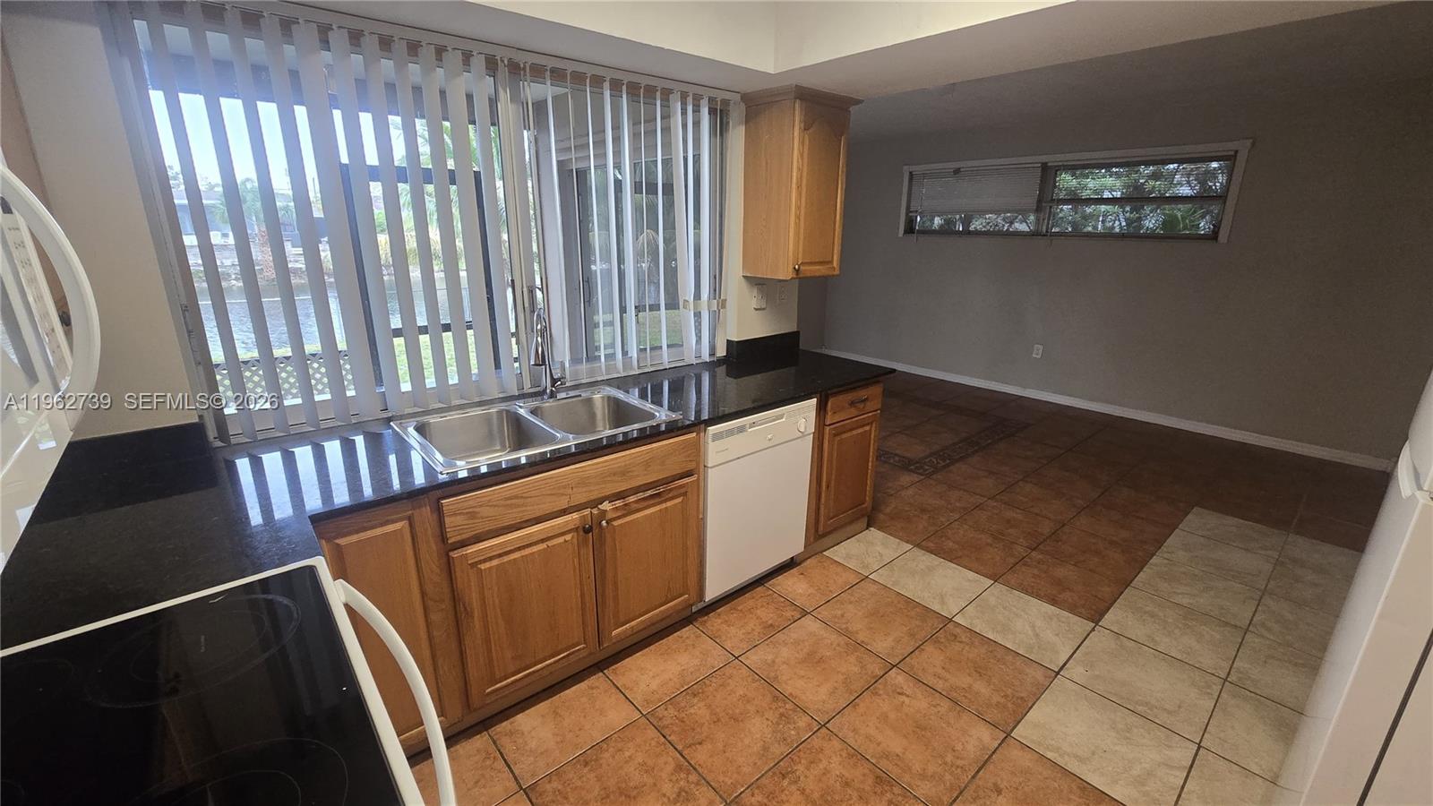 SUNRISE GOLF VILLAGE SEC - Residential