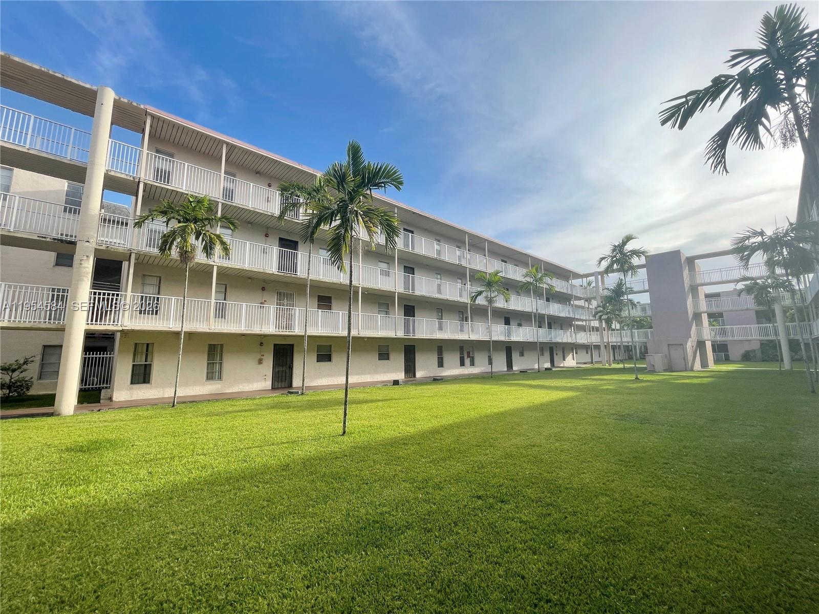 BROOKFIELD SQUARE CONDO - Residential