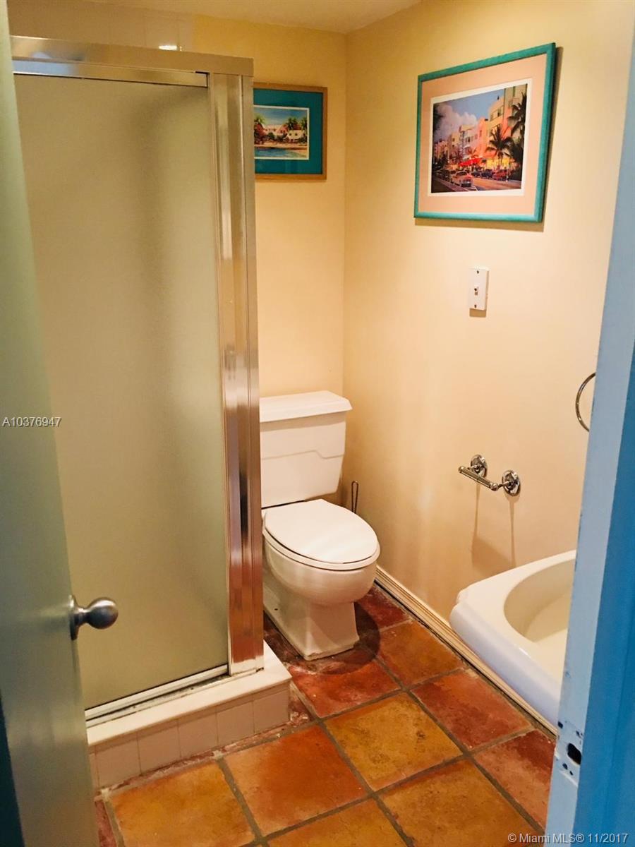 COCONUT GROVE APT CONDO - Residential Lease