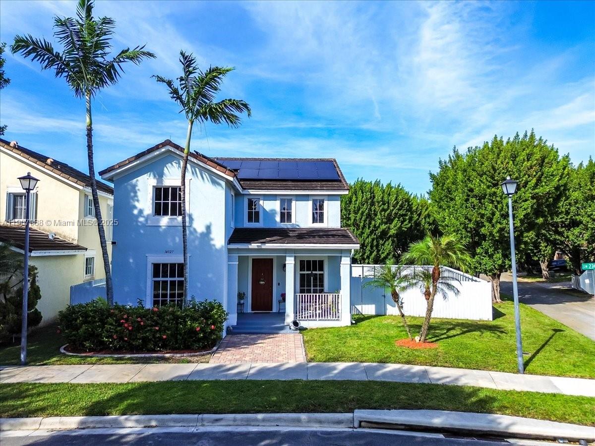 MANDARIN LAKES - Residential