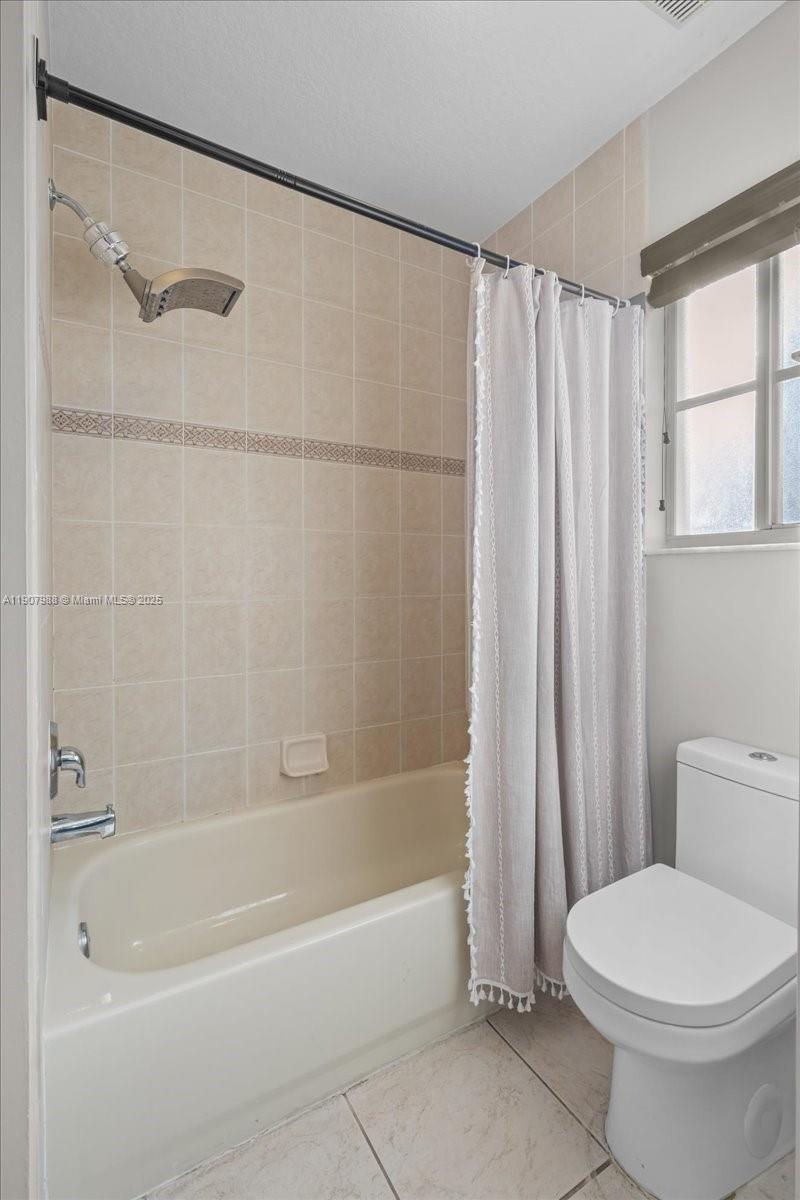 MANDARIN LAKES - Residential