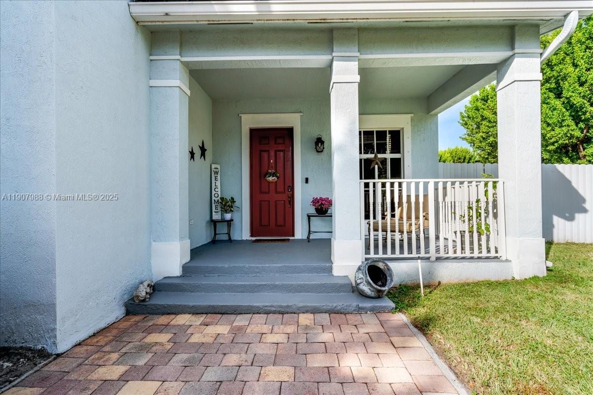 MANDARIN LAKES - Residential