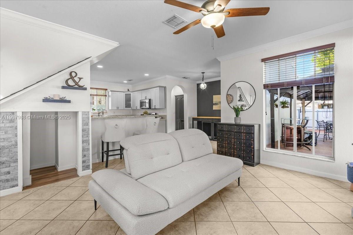 MANDARIN LAKES - Residential