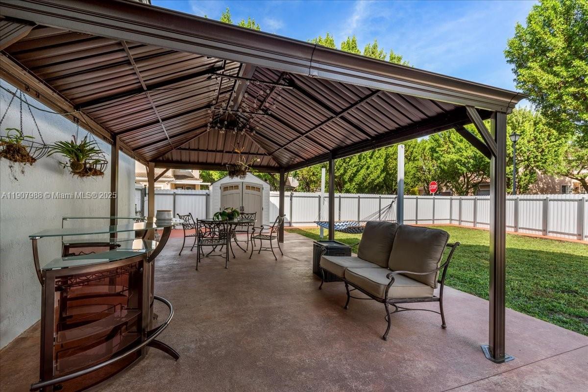 MANDARIN LAKES - Residential