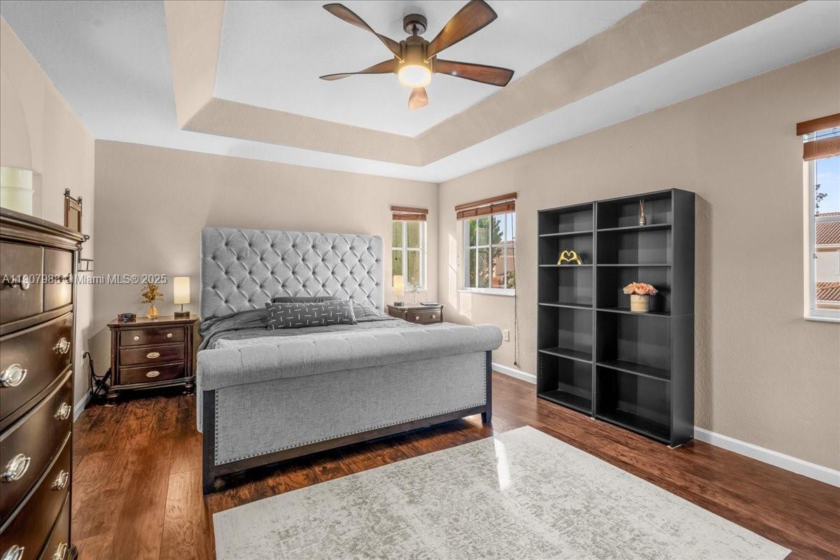 MANDARIN LAKES - Residential