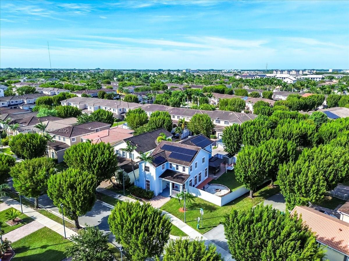 MANDARIN LAKES - Residential