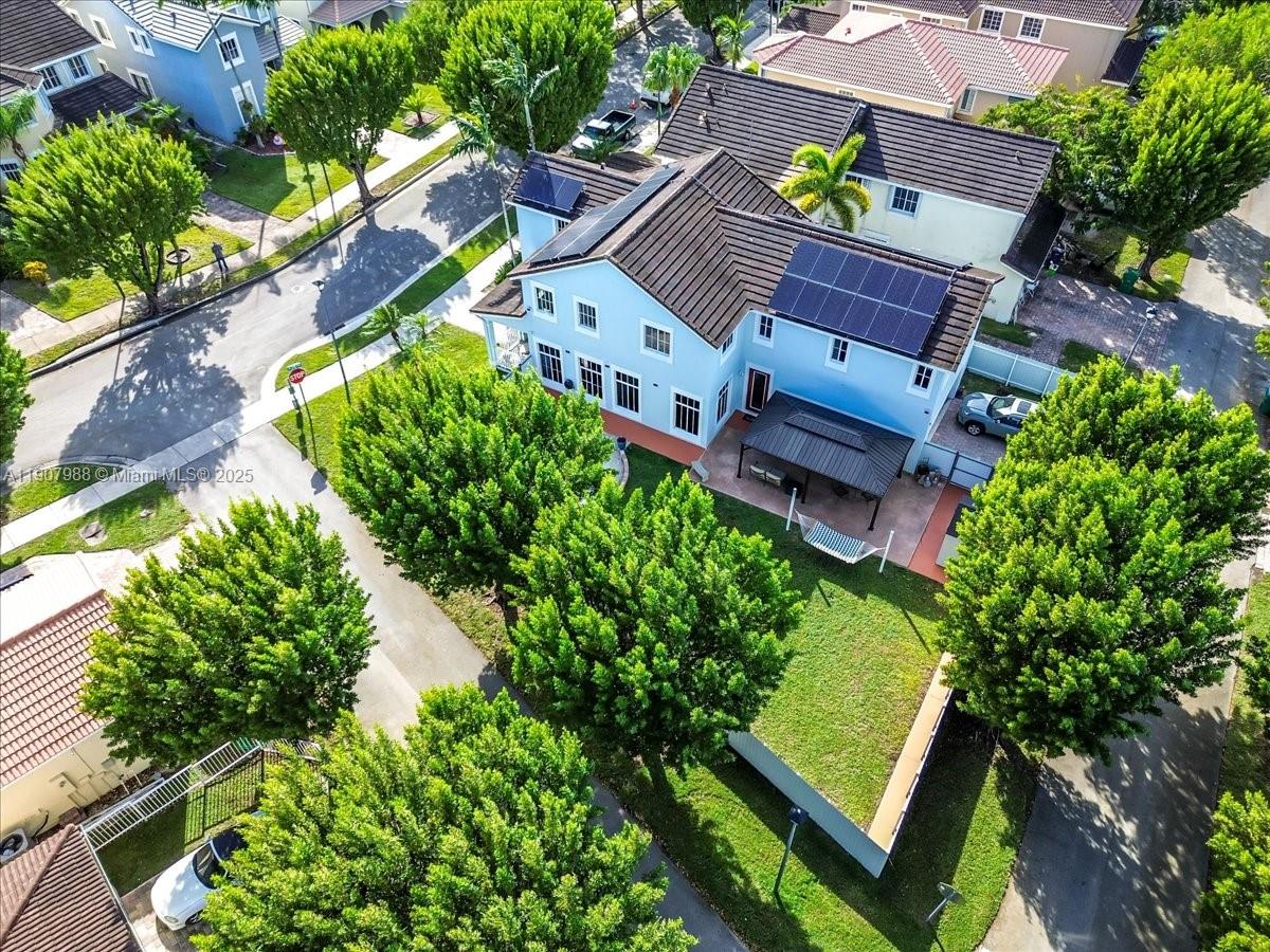 MANDARIN LAKES - Residential