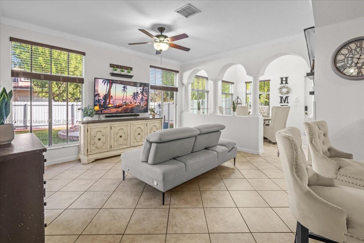 MANDARIN LAKES - Residential