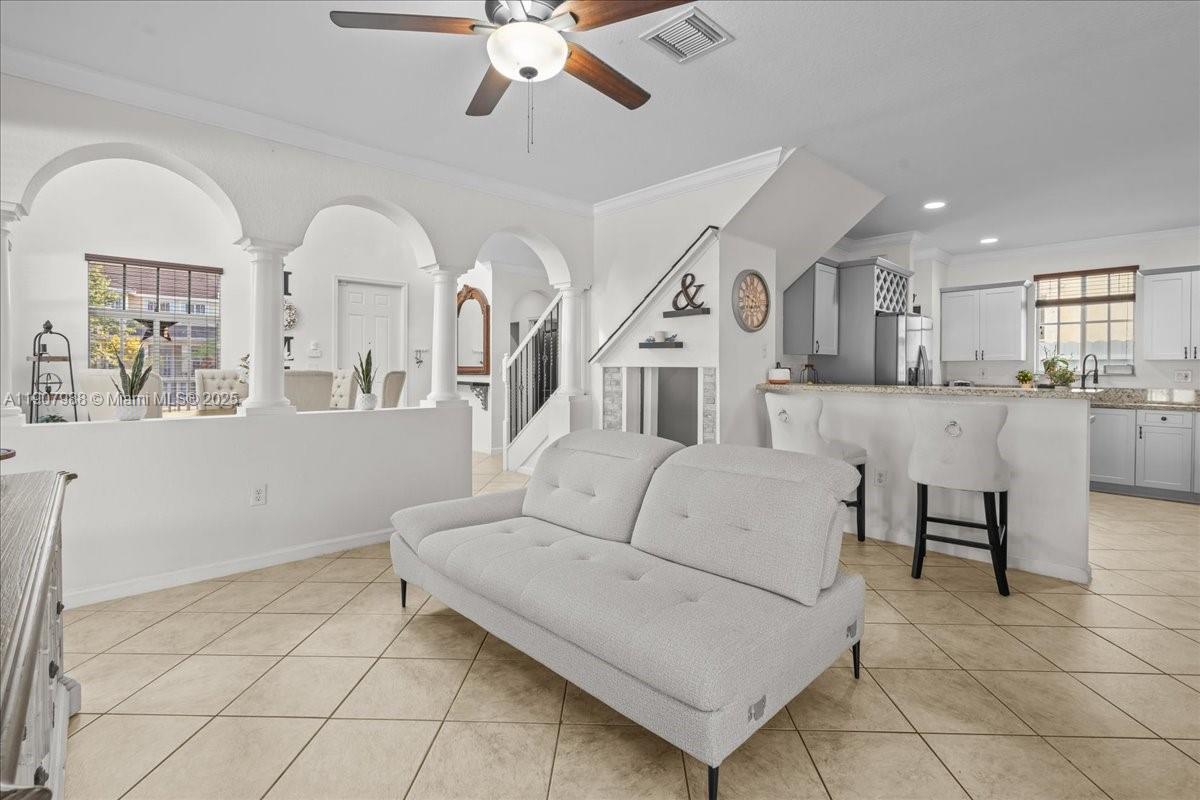 MANDARIN LAKES - Residential