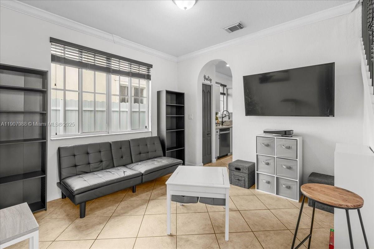 MANDARIN LAKES - Residential