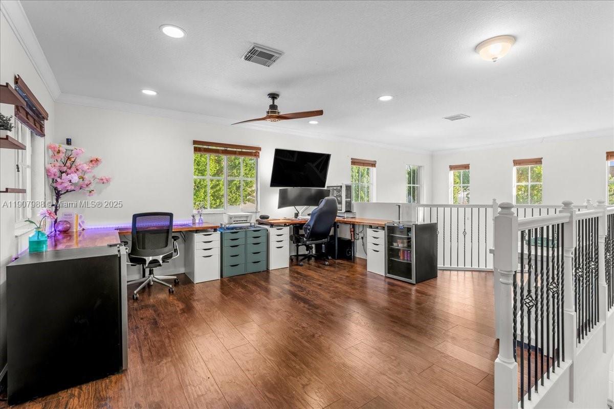 MANDARIN LAKES - Residential