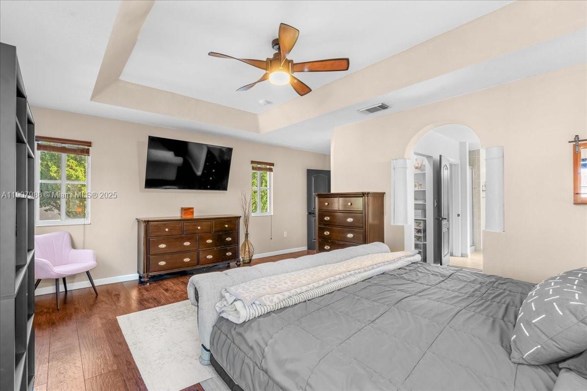 MANDARIN LAKES - Residential