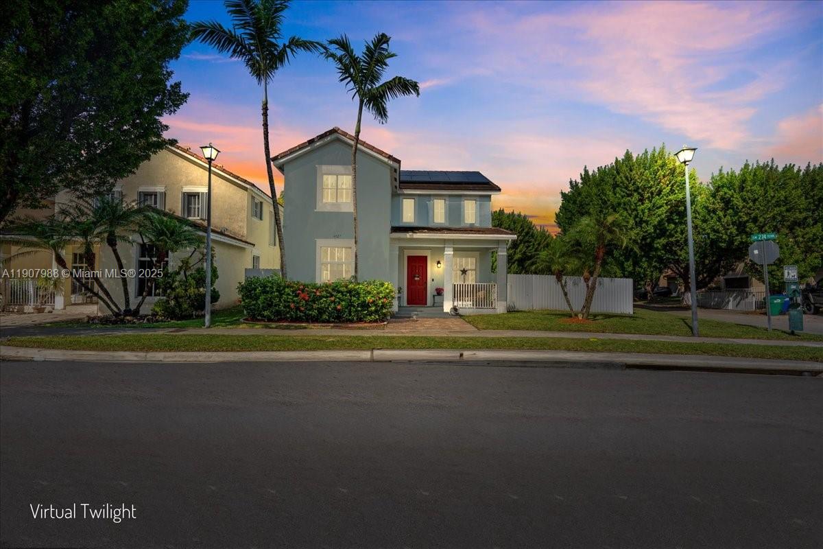 MANDARIN LAKES - Residential