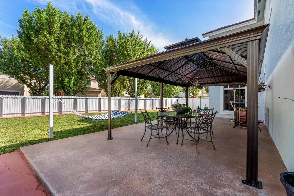 MANDARIN LAKES - Residential