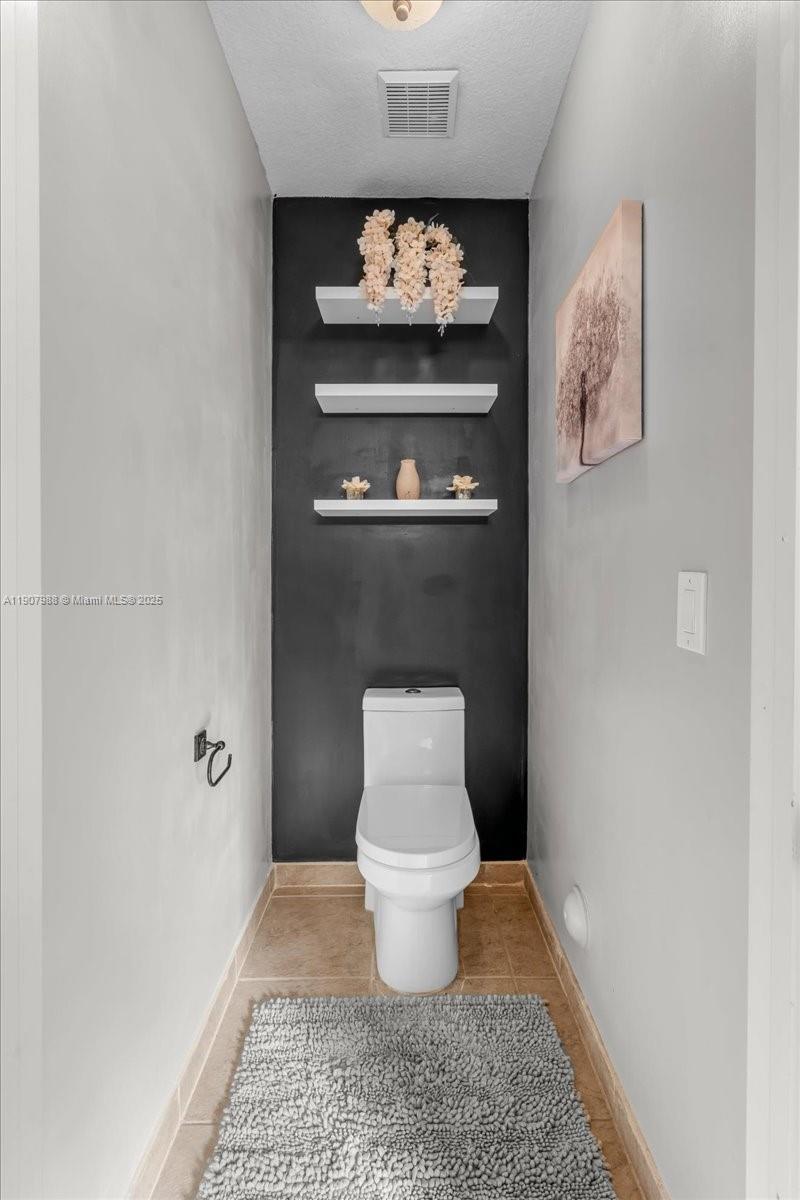 MANDARIN LAKES - Residential