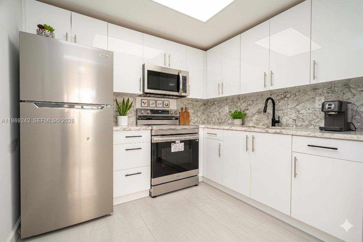 KINGS POINT CAPRI CONDOS - Residential