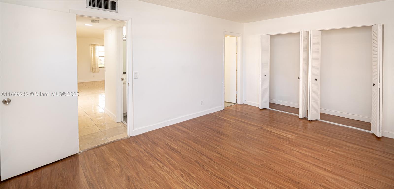 KINGS POINT CAPRI CONDOS - Residential