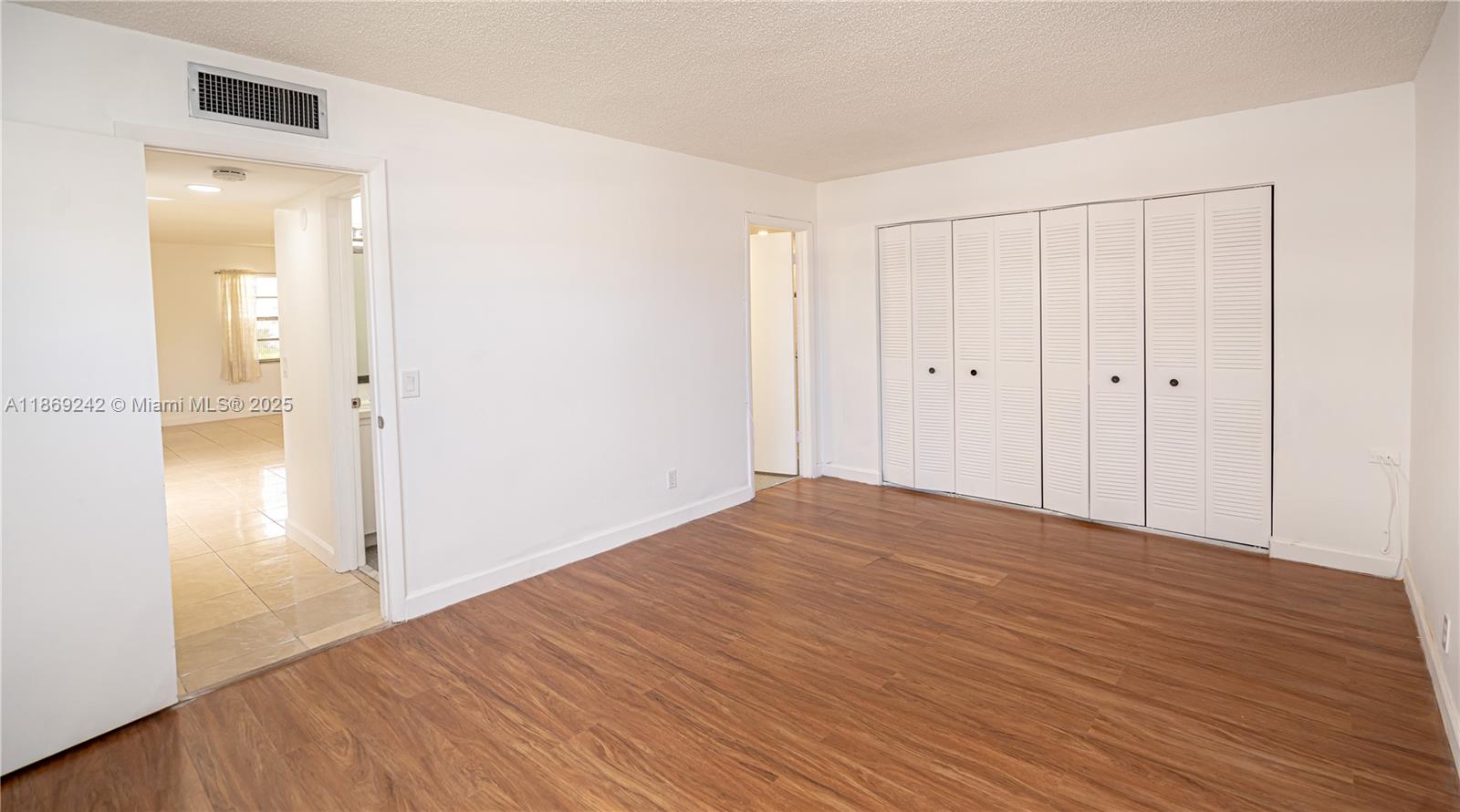 KINGS POINT CAPRI CONDOS - Residential