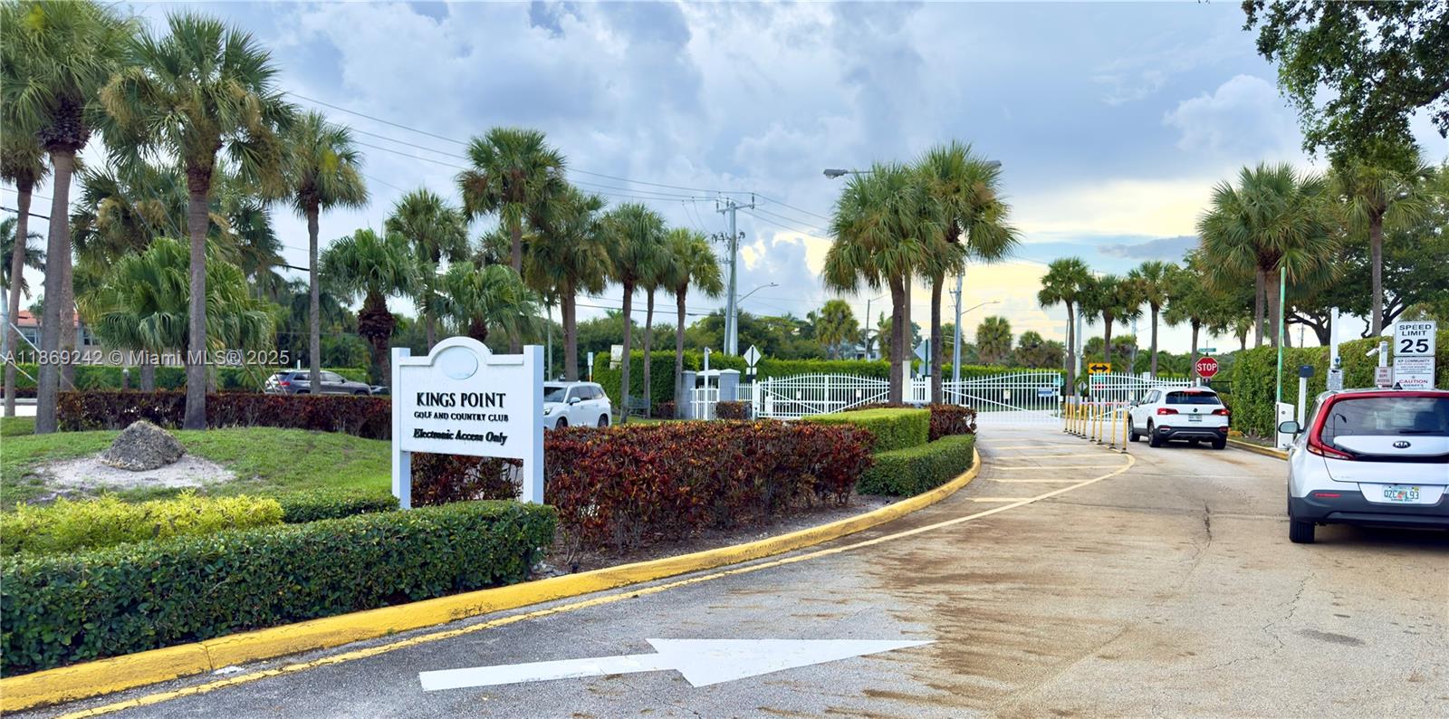 KINGS POINT CAPRI CONDOS - Residential