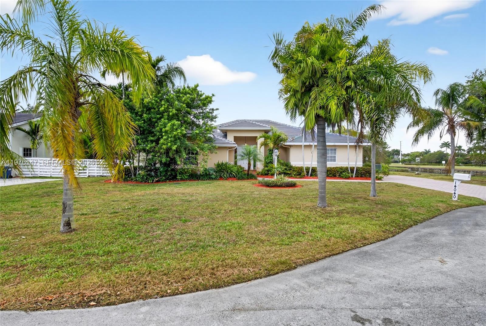 MANSIONS BY THE FALLS - Residential