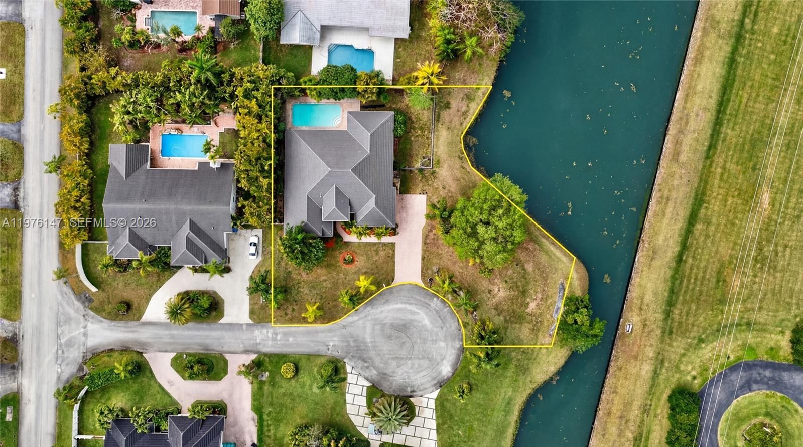 MANSIONS BY THE FALLS - Residential