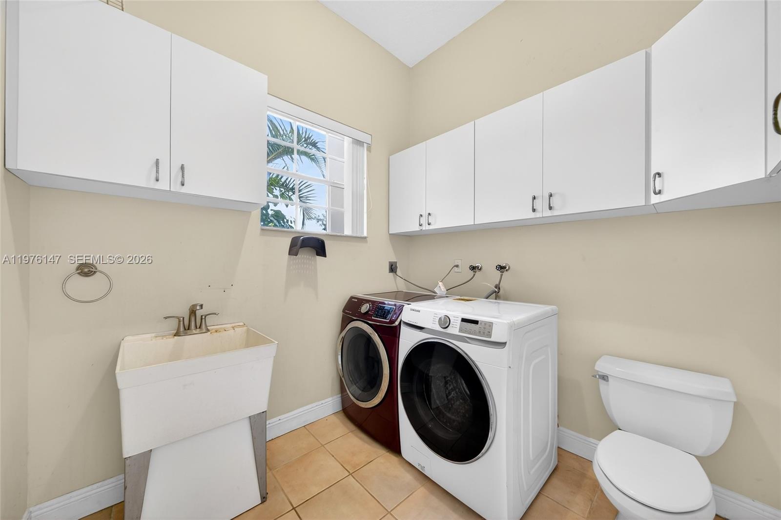 MANSIONS BY THE FALLS - Residential