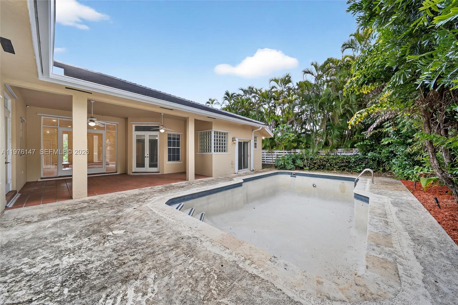 MANSIONS BY THE FALLS - Residential