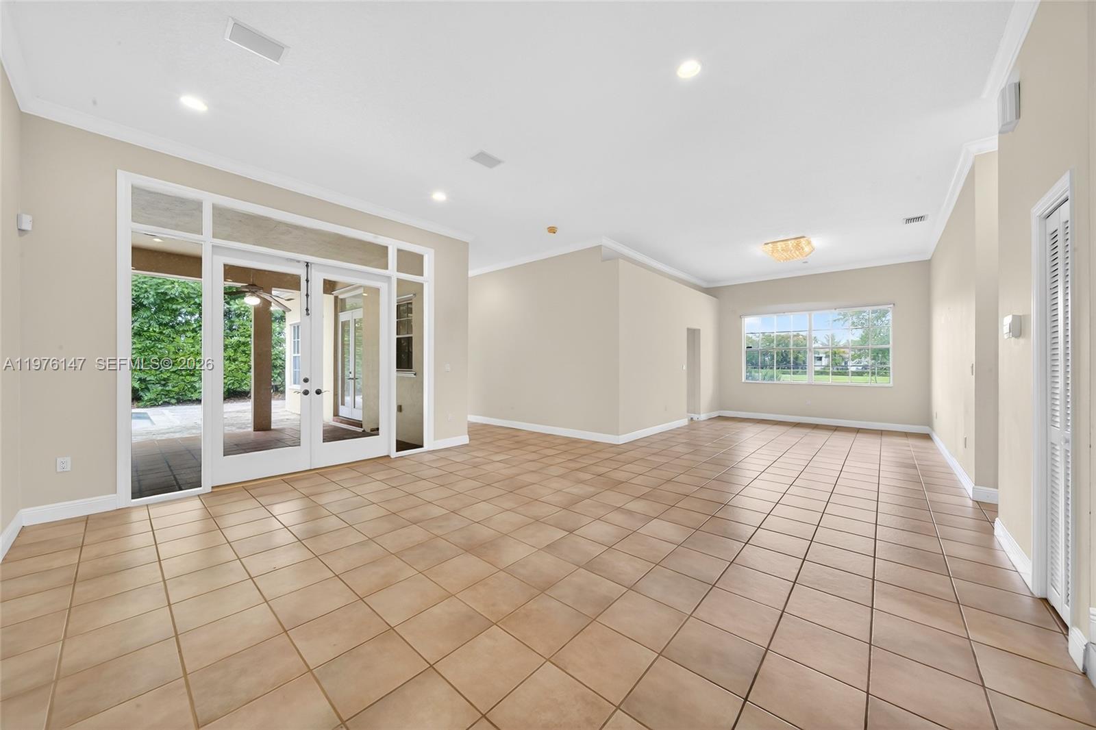 MANSIONS BY THE FALLS - Residential