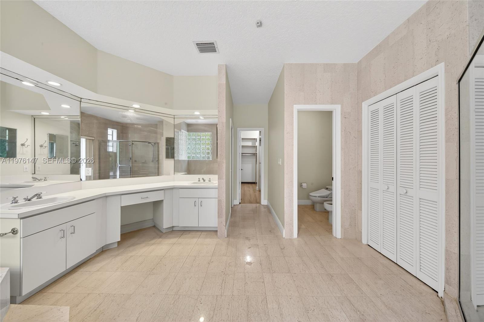 MANSIONS BY THE FALLS - Residential