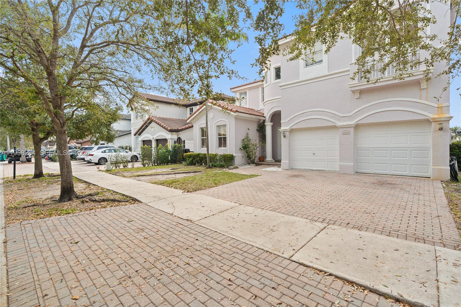 CENTURY GARDENS - Residential