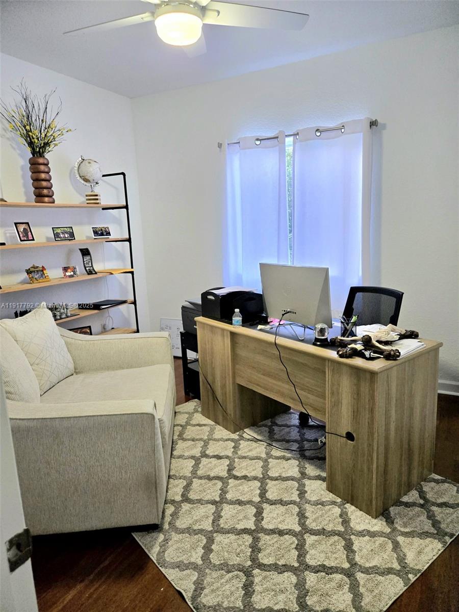 PALM ISLE ESTATES - Residential