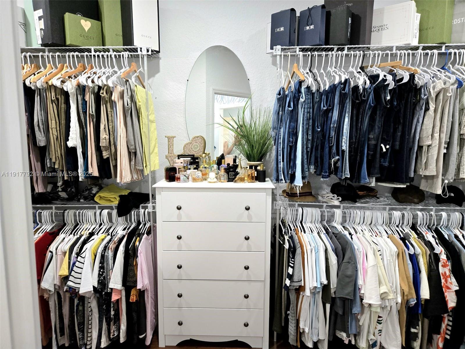 PALM ISLE ESTATES - Residential