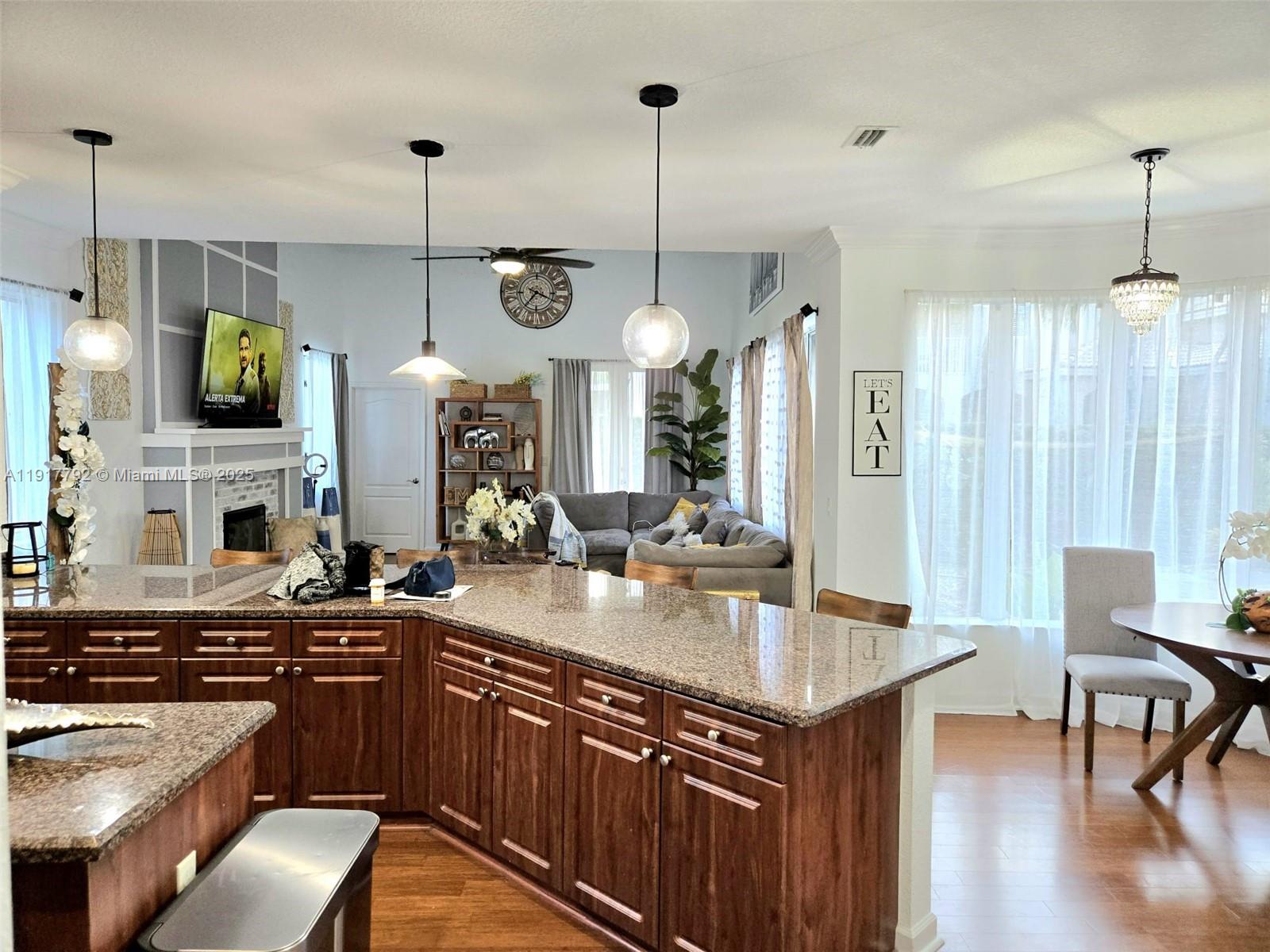 PALM ISLE ESTATES - Residential