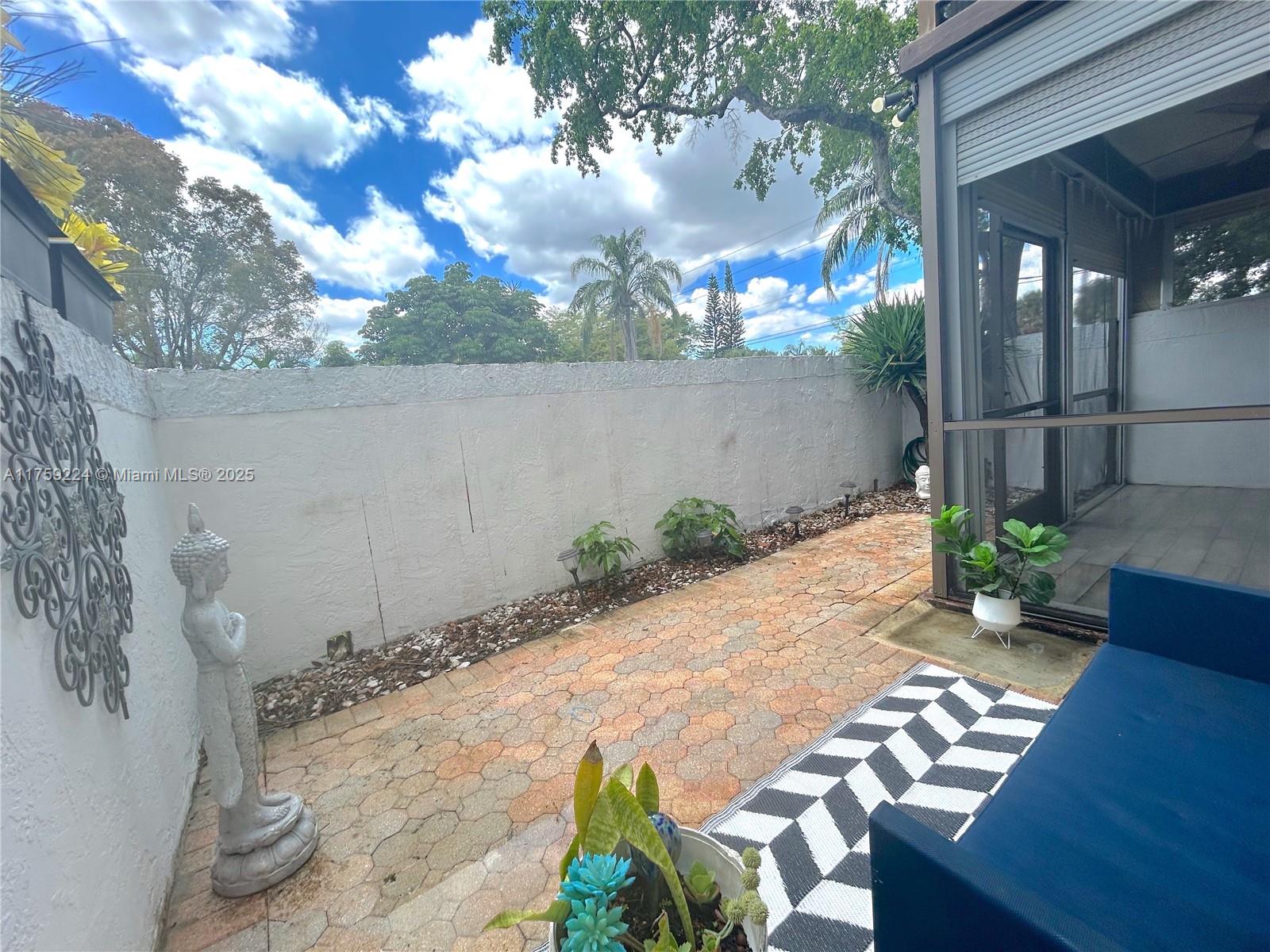 Property for Sale at 7100 Nw 17th St 111, Plantation, Miami-Dade County, Florida - Bedrooms: 2 
Bathrooms: 2  - $219,001