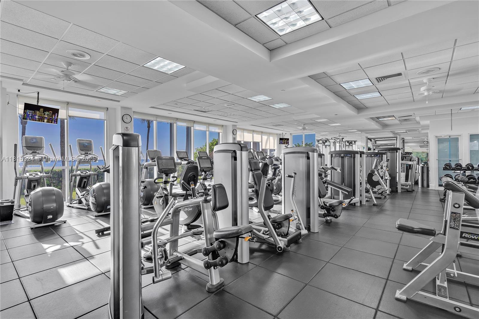 16445 Collins Ave (Direct Ocean View /Corner Unit) 1426