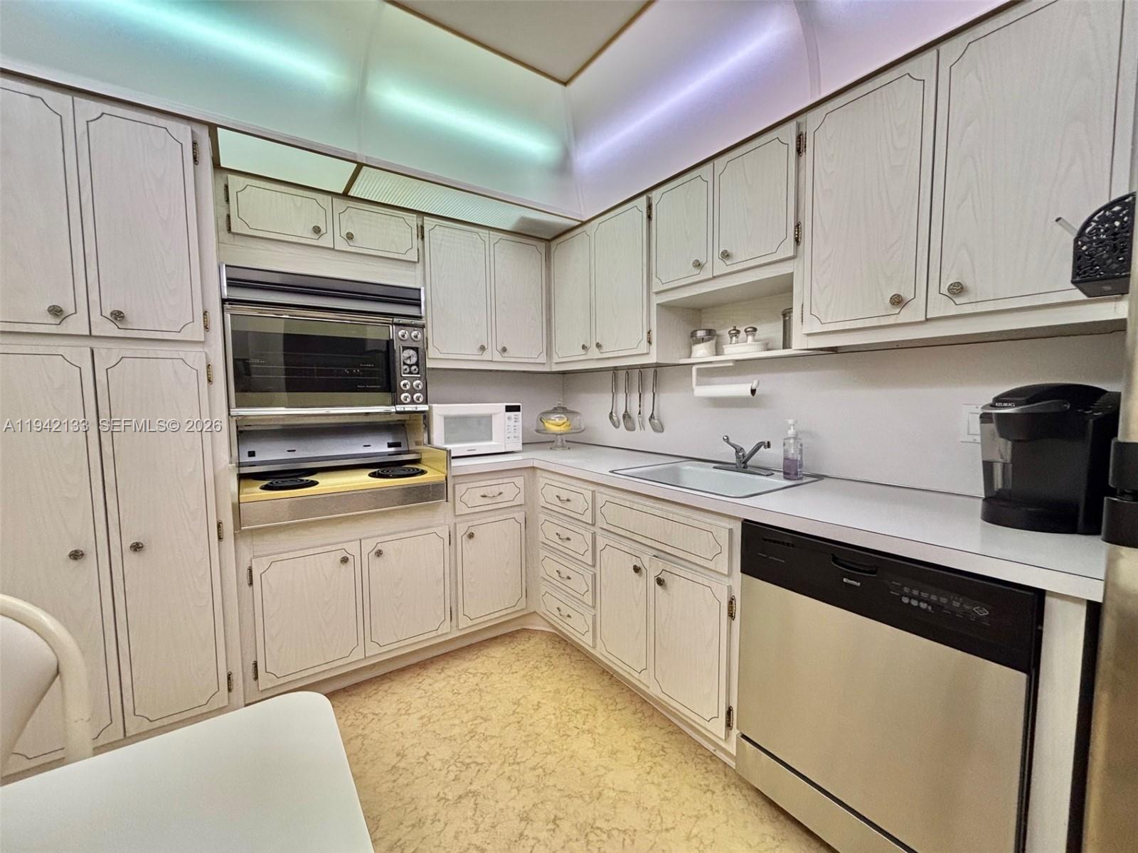 HEMISPHERES CONDO - Residential