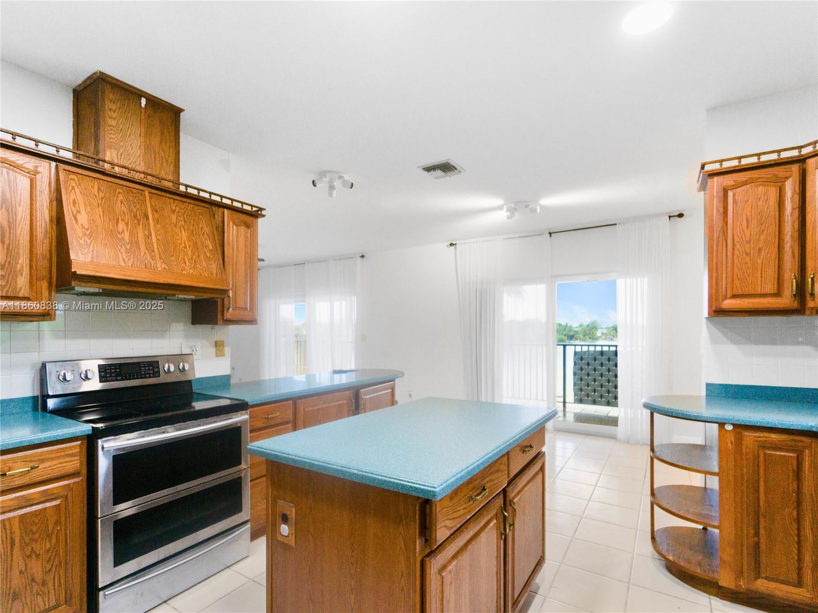 SAGA BAY SEC 1 PT 9 - Residential Lease