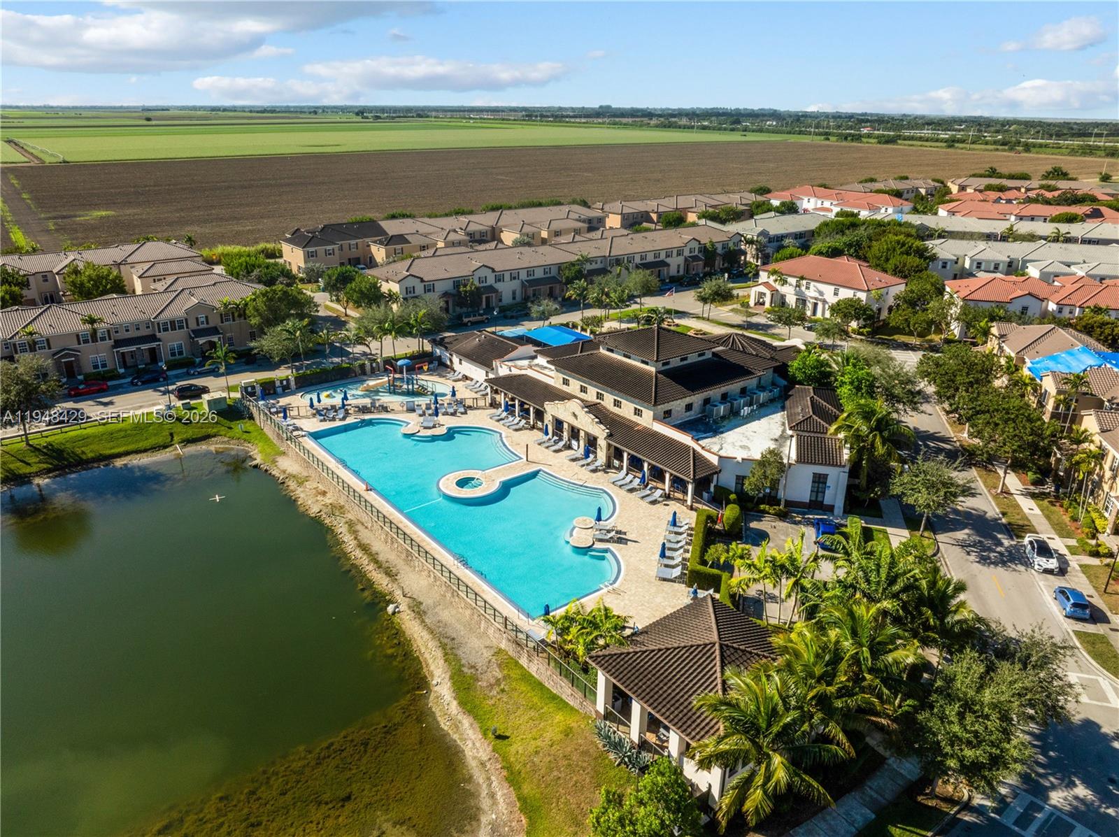 KENDALL COMMONS TOWNHOMES - Residential