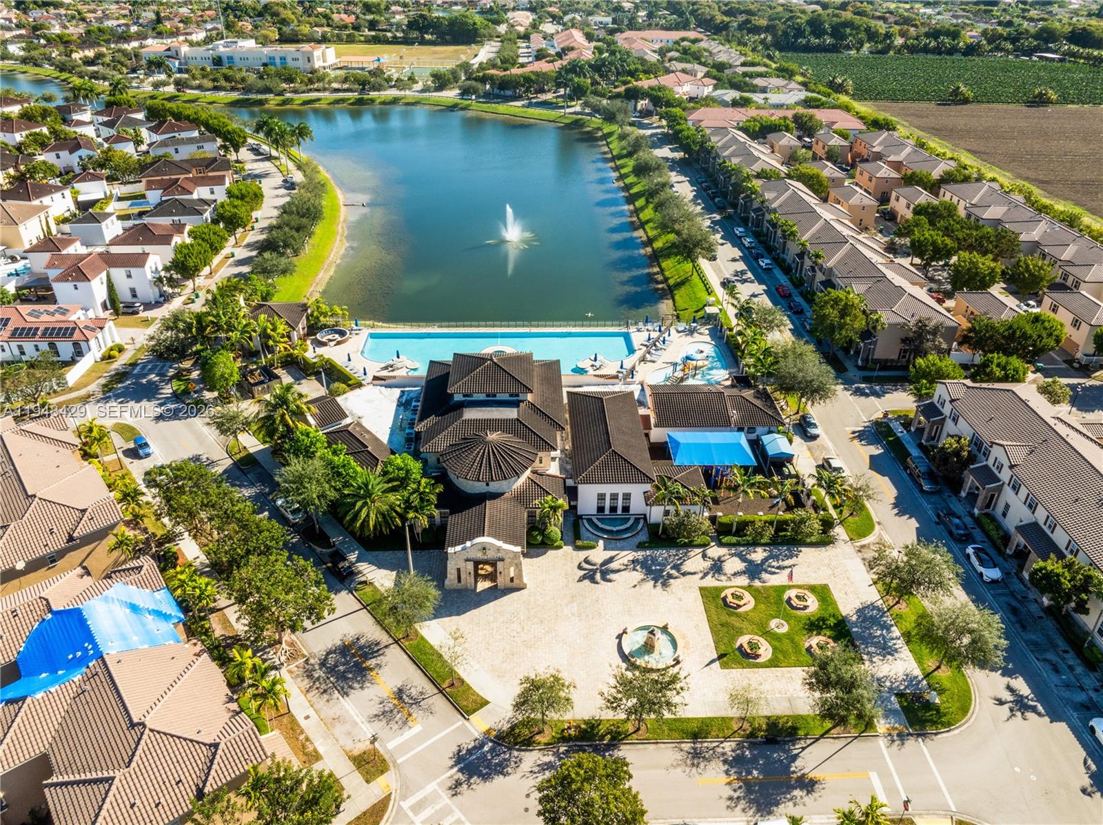 KENDALL COMMONS TOWNHOMES - Residential