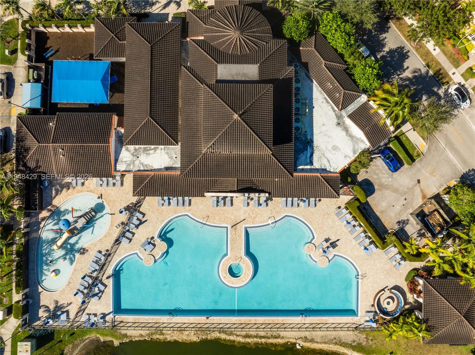 KENDALL COMMONS TOWNHOMES - Residential