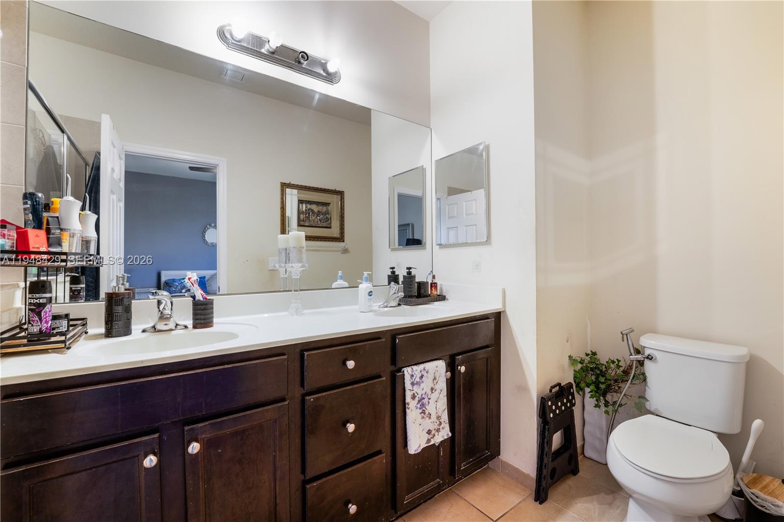 KENDALL COMMONS TOWNHOMES - Residential